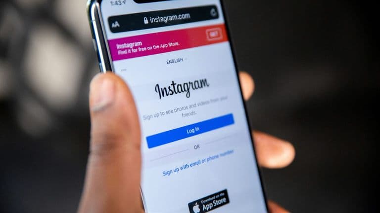 Gabi Elnicki Responds to Criticism Over Deleting Comments on Instagram Following Fantasy Suite Week Drama with Zach Shallcross