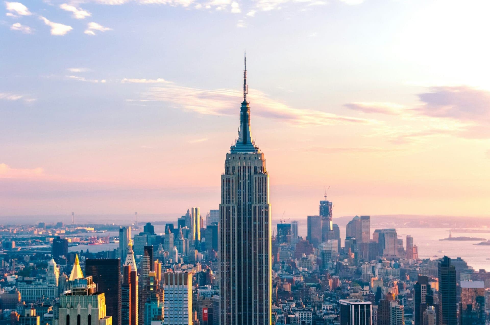 Venus Vafa Engages in Feud with Empire State Building