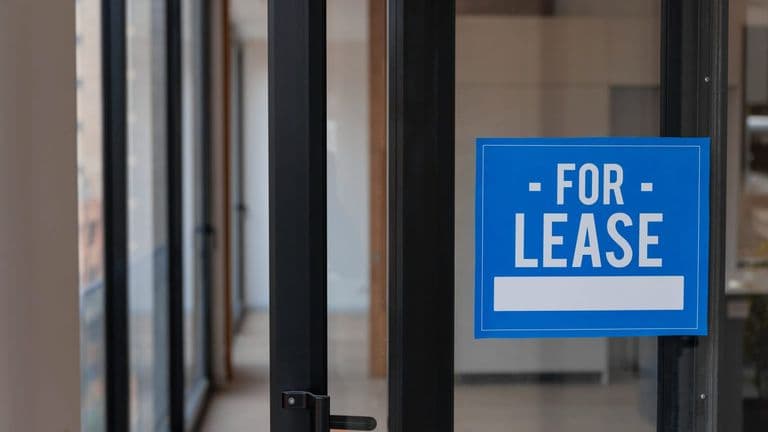 Sutton Stracke Clears Up Rumors About Her Store After ‘For Lease’ Sign Sparks Speculation