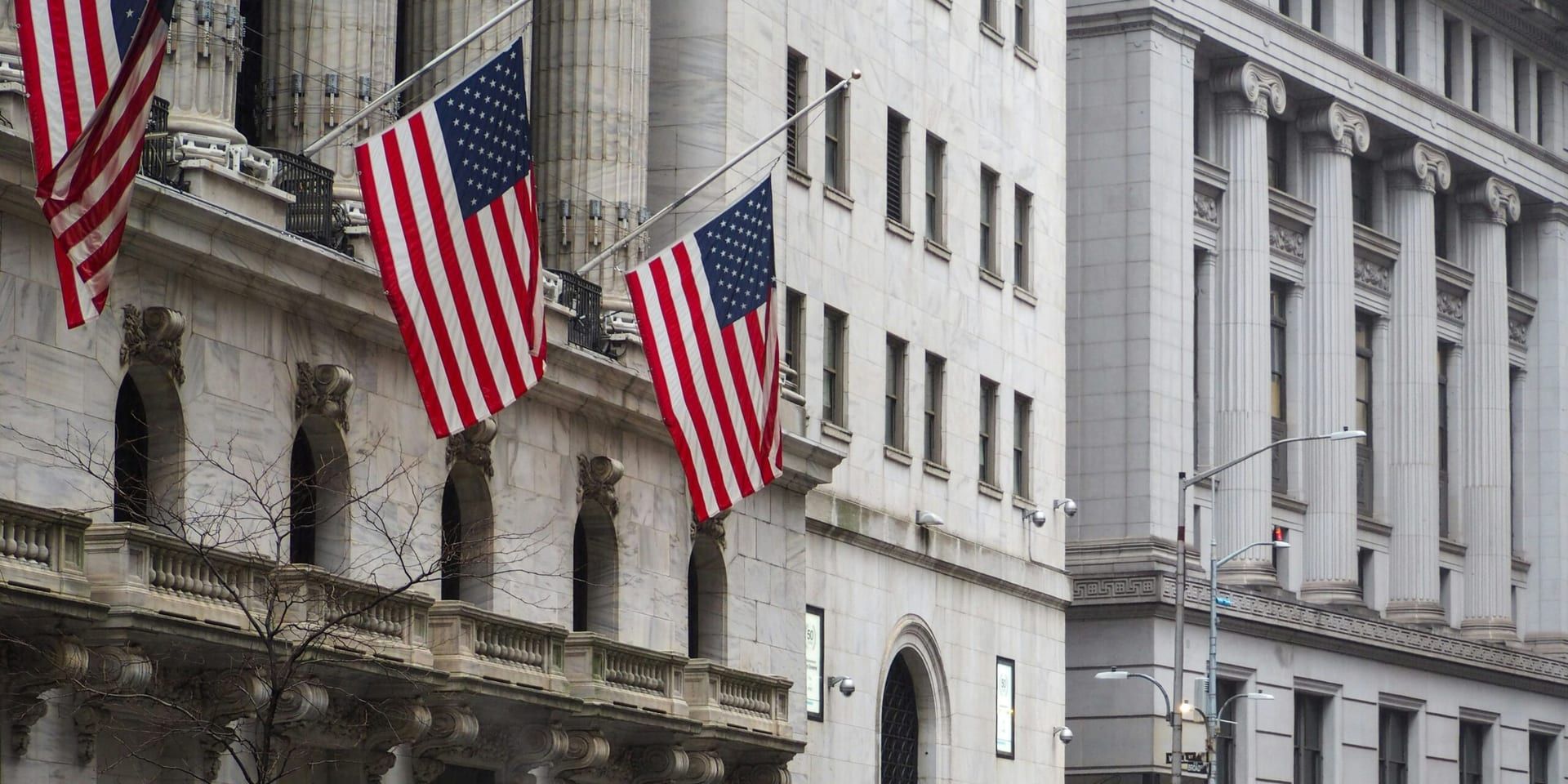 U.S. Stock Market Faces Volatility Amid Rising Bond Yields and Tax Legislation