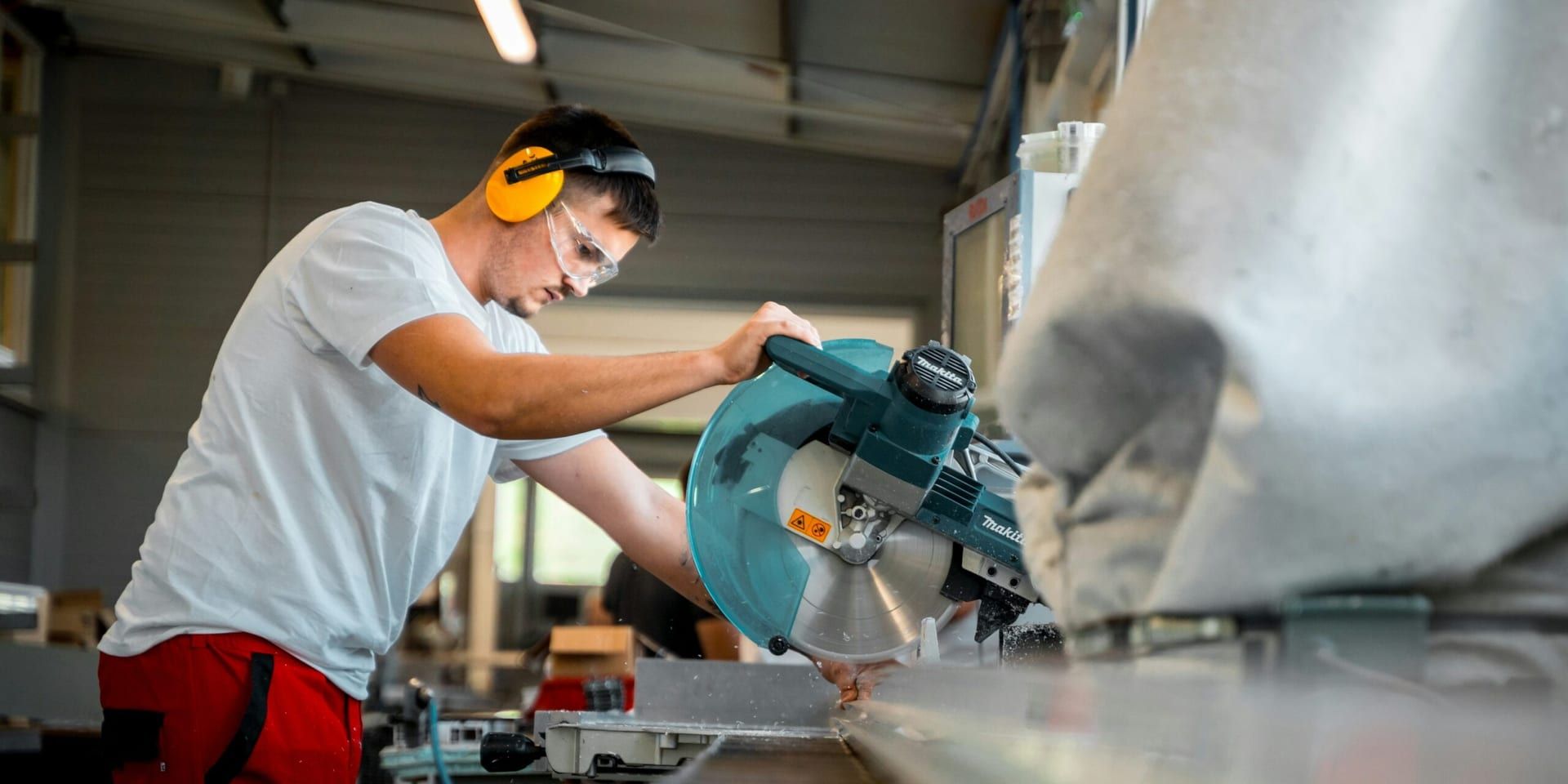U.S. Manufacturing Surge Drives Business Activity Higher in August