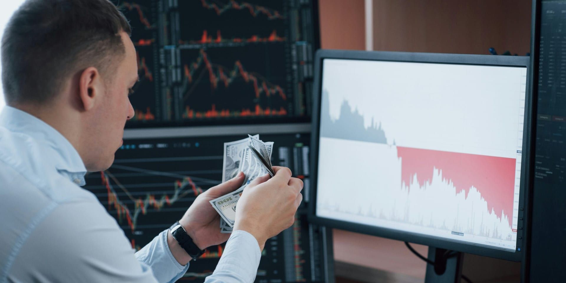 U.S. Stocks Open September with Declines Amid Rising Bond Yields