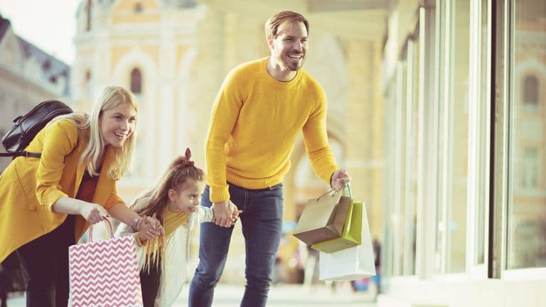 Holiday Travel Trends and Consumer Behavior Peak