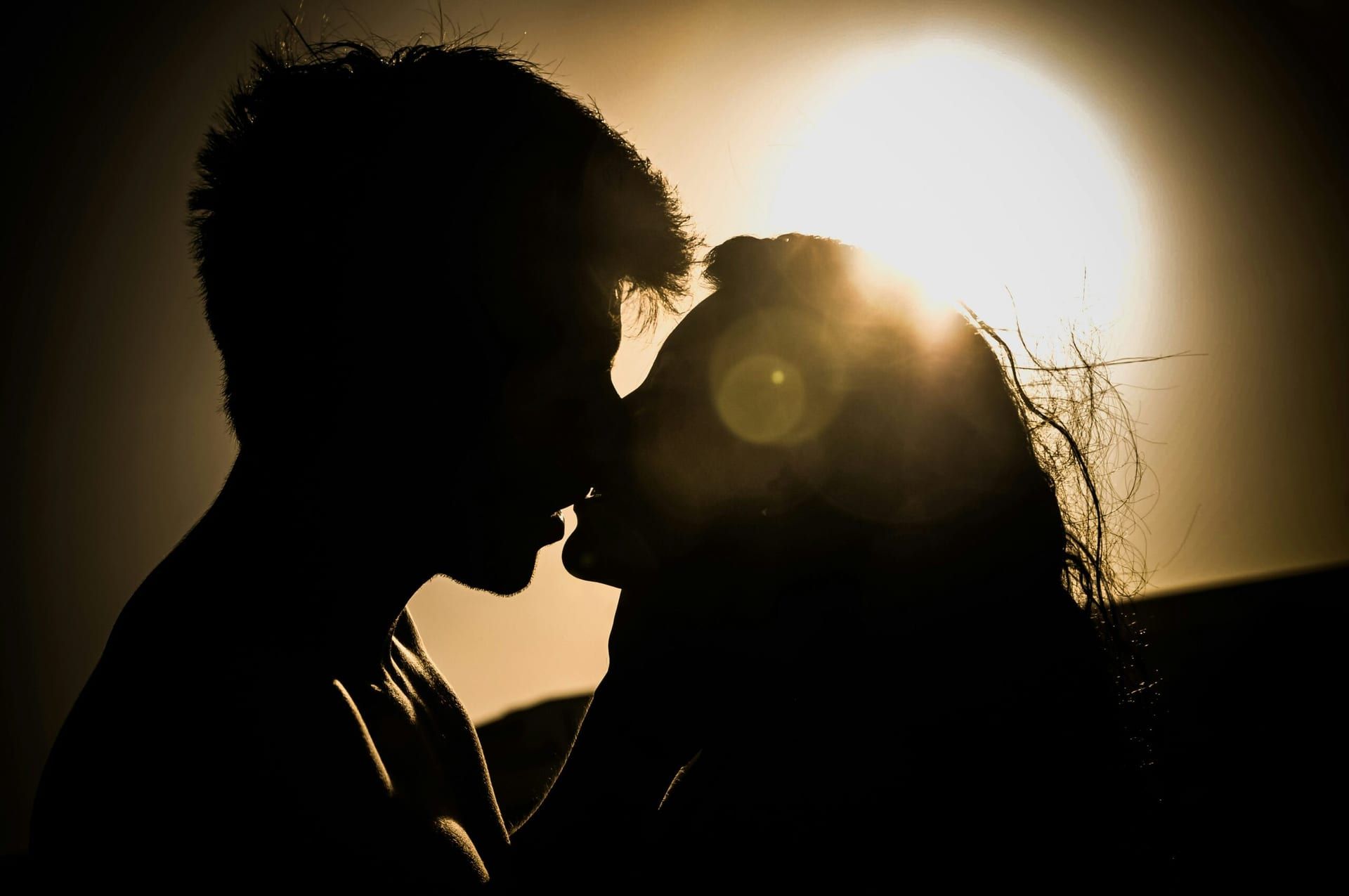 Kate Winslet Reflects on the Chaos Behind Her Iconic ‘Titanic’ Kiss with Leonardo DiCaprio