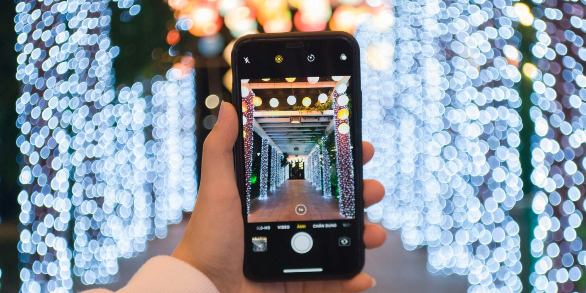 U.S. Consumer Tech Market Heats Up as Flagship Smartphones Launch Ahead of Holiday Season