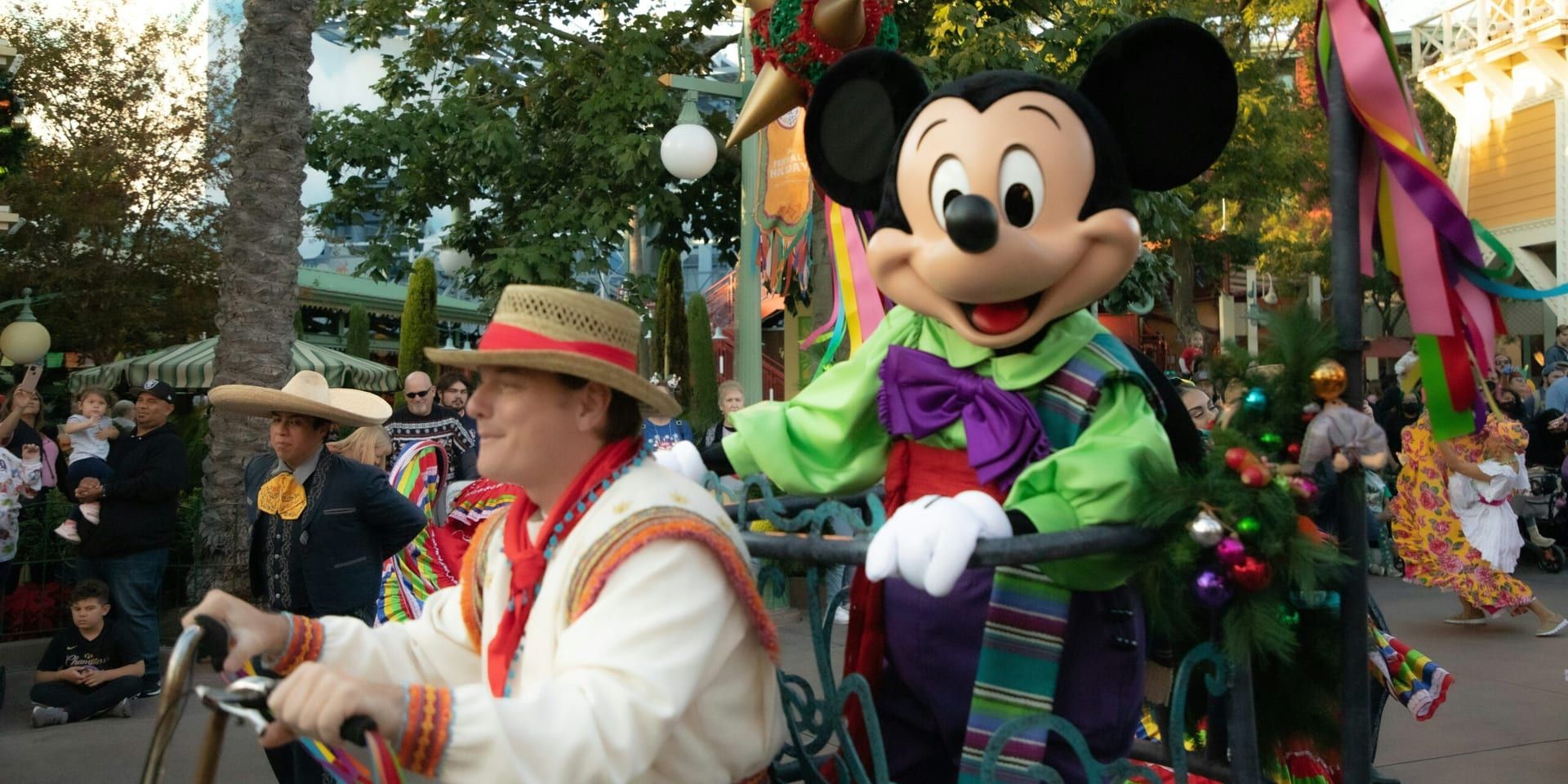 Disney’s Magical Christmas Day Parade Airs With Star-Studded Lineup and Holiday Spectacle
